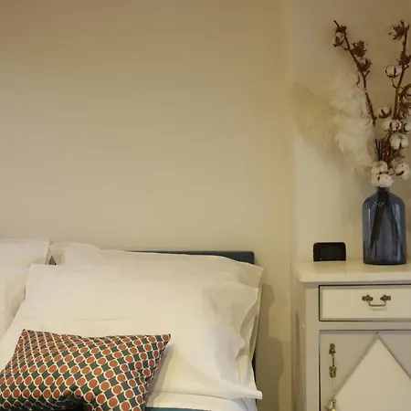 Apartment Midnight Blues For 3 People Near The Airport Azzano San Paolo